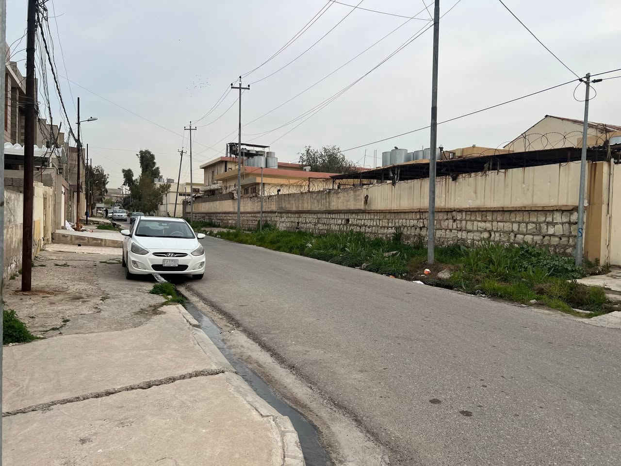 بيت للبيع الموصل (حي المحاربين)خلف دار العجزة  
قرب اعدادية الشهيدة نجوى + متوسطة 
المساحة 224 متر الواجهة 13 متر / الدار طابقين 
يحتوي على 6 غرف نوم + هول عدد 2 + استقبال+ مطبخ + صحيات 
سند ملك صرف طابو الزهور شرط التحويل 
شارع واسع 12 متر / فرع هادئ يمين ويسار ومقابل الدار ماكو جار 
بسعر مناسب جداً بحساب ارض والبيت صالح للسكن 
اكتب تم يصلك سعر المتر مباشرةً 
***********
***********
