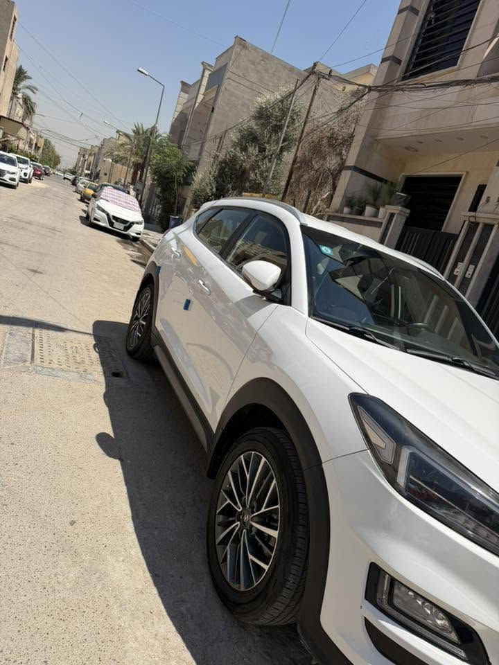 توسان ٢٠١٩ خليجي فول قمارة حديد ٥ عدسات بيها دعامية امامية صبغ وبيها بارد العنوان بغداد الغدير ***********
