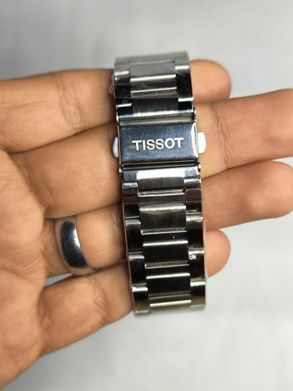 ساعة تيسوت Tissot  وارد اوربي 

تحفه فنية
تصميم ملكي مصممة للذوق الراقي 
ماكينة Quartz 
ميناء مميز مزودة بمنفذ تاريخ شهري و اسبوعي مع لامينوس اميال  
هيكل ستانلس ستيل مع طبق  نيكل روم لامع طلاء
 زجاج معدني مقاومة للخدش
سير ستانلس ستيل 
مقاومة ماء وغبار
قفل فراشة 
القطعة مختمة بالكامل

السعر :- 25 الف ع اول تم شامل التوصيل 
للحجز والاستفسار يرجى مراسلة الصفحه


**إذا كنت صاحب هذا الإعلان وتريد حذفه لأي سبب، رجاءا أرسل رسالة إلى الدعم الفني**
