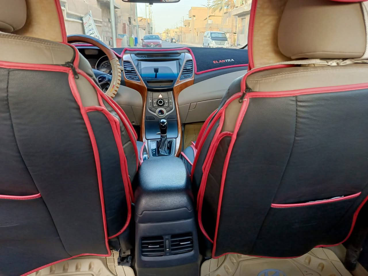 النترا 2015 محرك 1800 دوش خليجي  مابيها بس قطعه  وحدة السعر 130 ورقه السياره ب اسمي   ماشيه 140 بس مابيها كل نقص ابد  المكان فلوجه ***********
