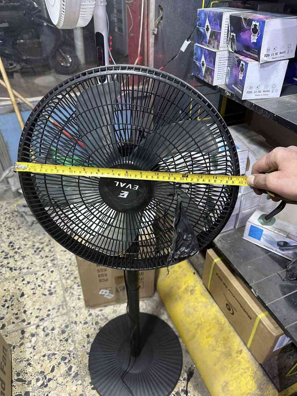 مروحة شحن كهرباء وتشحن على الطاقة الشمسية
بطارية ليثيوم حجم ١٢ الف ملي امبير تشتغل من ٥ الى ٨ ساعات 
حجم ١٦ انج يجي وياها لوح شمسي ١٨ واط و١٢ فولت
السعر ٤٥ وتوصيل مجاني 
عنواني بغداد - مدينة الصدر قطاع ١٢ قرب صيدلية المتميز
***********
