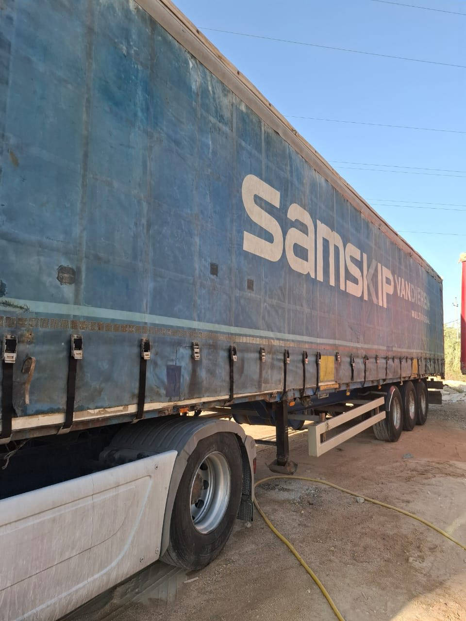 السلام عليكم عربانه للبيع جادر للاستفسار (***********) مكان بصره اني مكلف بل نشر
