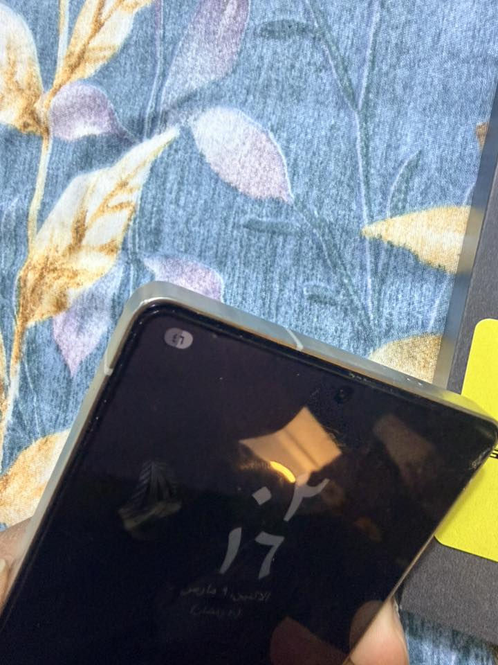 اس 25 الترا ذ 256 لون شمباني وكاله عين الفهد نضيف جدا مجرد بيه هاي الطخه مال الحافضه مستخدم 4 ااشهر السعر مليون 150 العنوان بغداد او ديالى الشراي يتصل ***********
