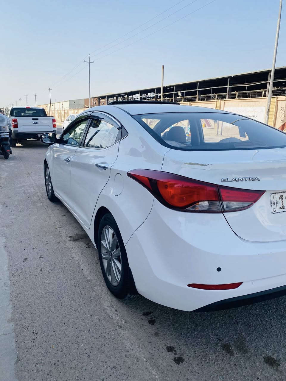 النترا 2015 خليجي رقم بغداد الجديد  محرك 1800  السياره فول مواصفات عدا البصمه  فتحه سقف  اشاير بالمري مري شفط تحكمات ستيرن  كامره حساسات السياره جاهزه من كلشي بيهة جاملغ امامي صبغ  وهلال الخلفي بدون اي دواخل  وتكحيل بسيط مكاني بغداد للاستفسار *********** السعر 122
