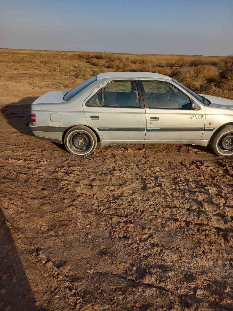 السلام عليكم 
سيارة بيجو 405 للبيع موديل 2012 خصوصي رقم ميسان سنويه نافذه شرط التحويل مكينة وكير كفالة الباقي كله شغال سياره بلادية ما بيها اي تعمير إذا مراوس حسب القناعة السعر 35 ورقة المكان ميسان- جزيرة سيد أحمد الرفاعي للإتصال ( *********** ) ( *********** )
