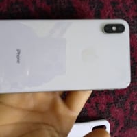 ايفون اكس ماكس ٢٥٦ • شاشة مكسورة • بطارية ٧٠