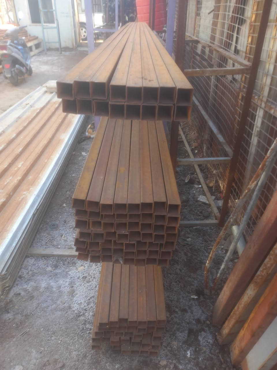 بوري مربع للبيع العدد 107 جديد ابيعه بسعر المستعمل بغداد مدينة ***********
