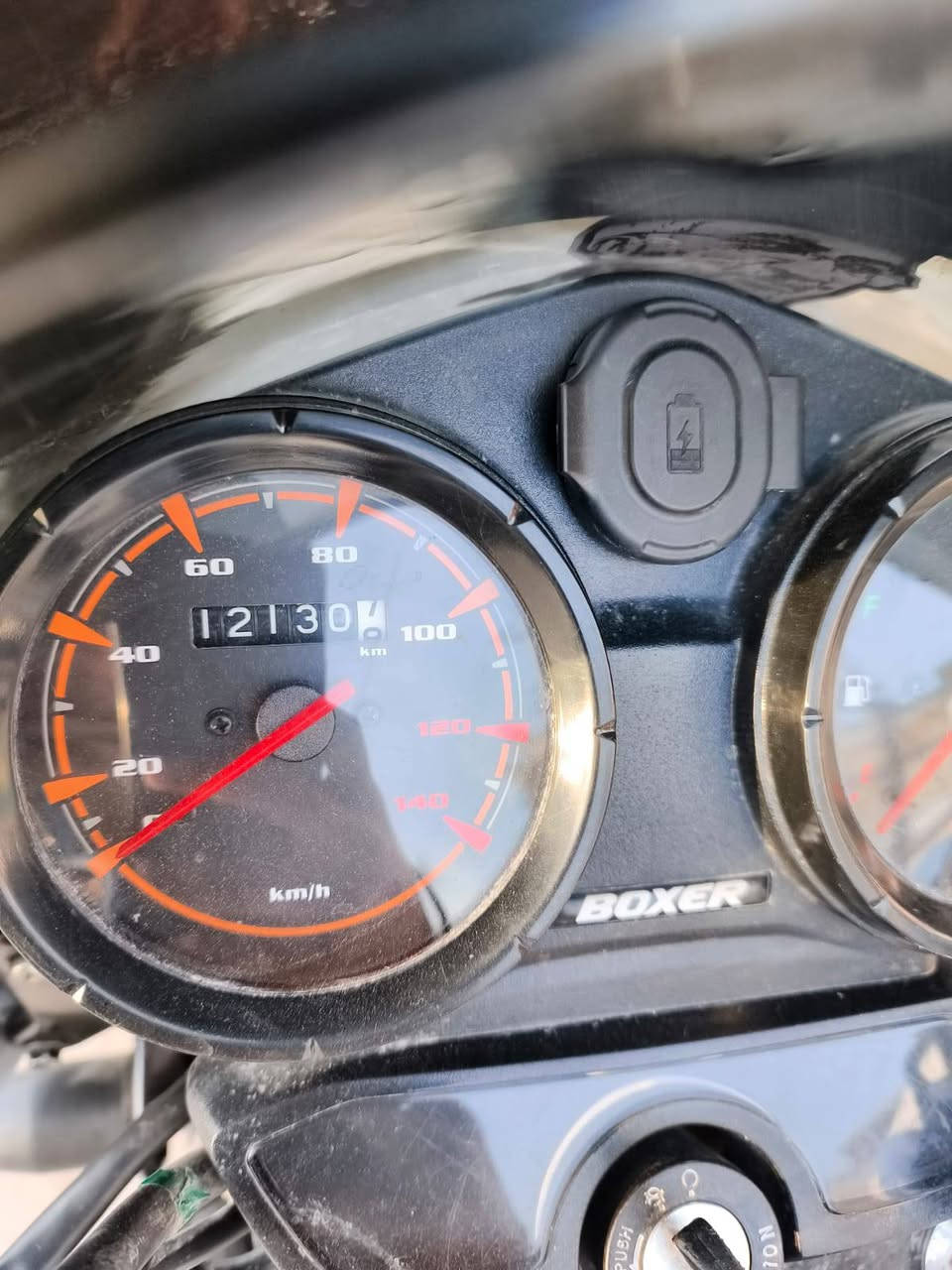 دراجه للبيع مرقمه وبيها اجازه ونظيفه


**إذا كنت صاحب هذا الإعلان وتريد حذفه لأي سبب، رجاءا أرسل رسالة إلى الدعم الفني**