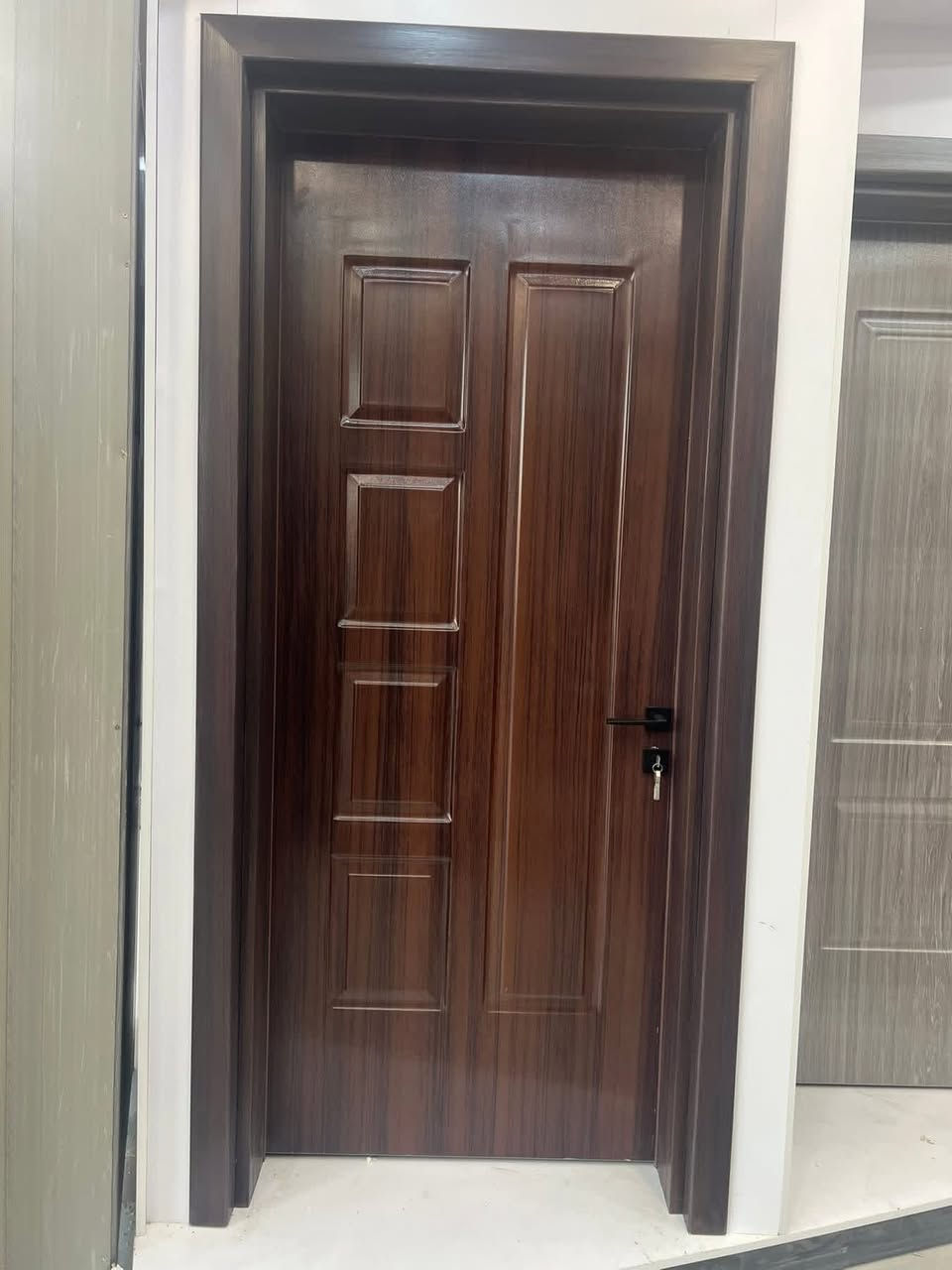 مكتب ابواب الفخامة كل ما هوة جديد يتوفر ابواب قاصه وابواب داخلية جميع الموديلات وجميع القياسات كل الي عليك راسلنه ع الصفحه او اتصل ع الرقم ***********/***********
سعر الباب الاستندر شد والنقل داخل ديالى مع الكيلون 180 الف 
عنوانة ديالى خان بني سعد
