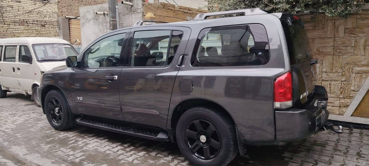 السلام عليكم للبيع نيسان ارماده موديل 2007 سياره جديده وجاهزه مابيهه نقص كير مكينه خير من الله بيهه شلعه تشلع التبليط بيهه قطعه صبغ بس رقم دولي الجديد   مكاني بغداد رقم الهاتف ***********السعر 80
