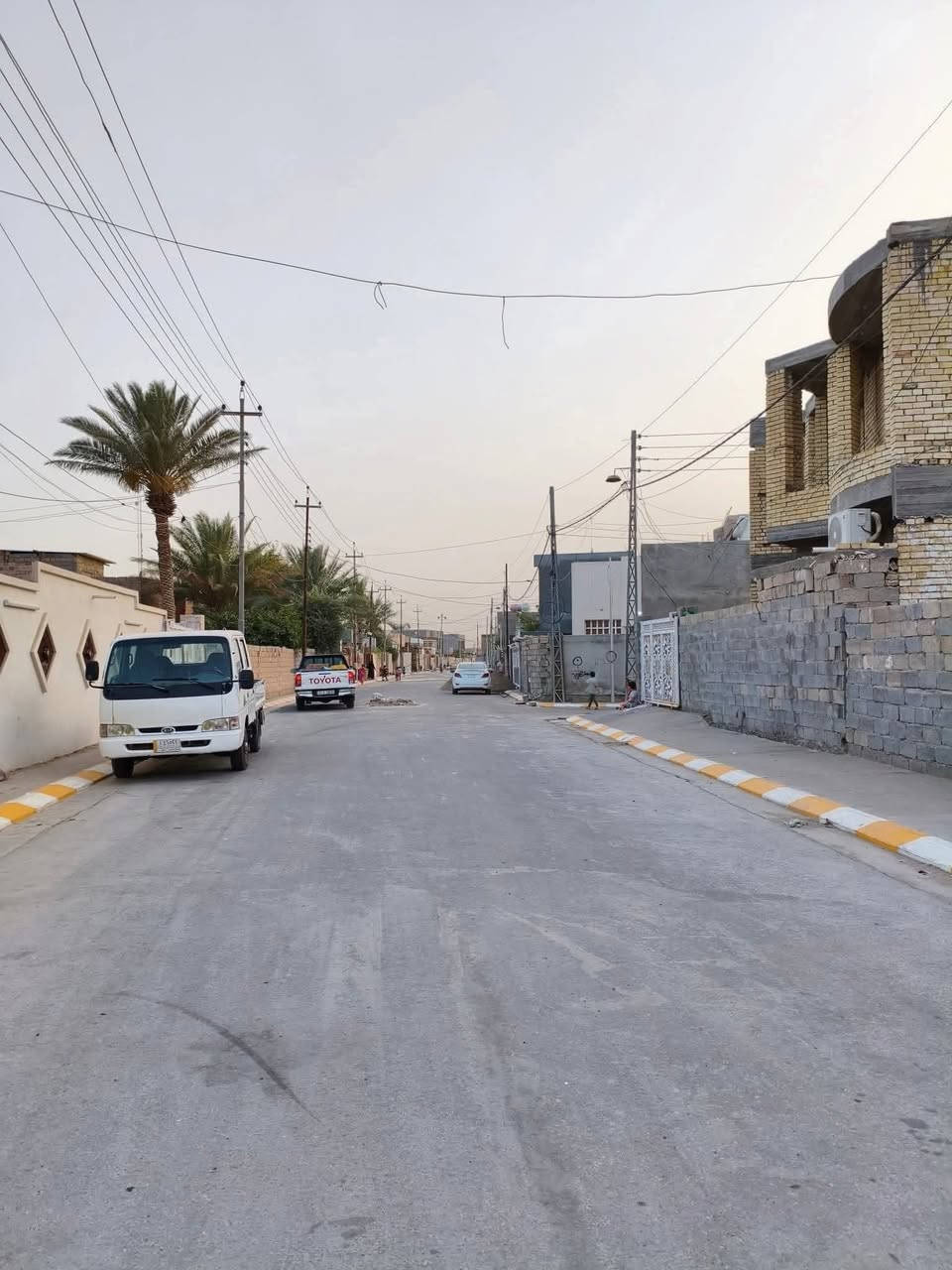 السلام عليكم 
..يوجد / مشتمل #للبيع /عن طريق المصرف العقاري
#العنوان/الفلوجه حي اجبيل قرب جامع حسين الشلش 
..بناء بلوك 
درجه اولى 
#المساحه/ 150 متر 
طابق ونص 
فول سيراميك شغل درجه اولى
متكون من غرف عدد 2 + صاله+ مطبخ+ استقبال+ حمامات+ كراج سياره 
..شارع/10 تبليط ومجاري ومدارس قريبه ومتوفر جميع الخدمات
.....يباع نقدا او عل مصرف
السعر/90 مليون وقابل للتفوض 
ملاحظة السعر محدد من قبل صاحب العقار
أدآرة: 
           🏫مكـ✯͜͡ألعزه𝄠ـتب🏫 
                 ﴿وآتـسـآب﴾
                ***********
______________________________________
1️⃣●اسعار 💵العقارات المعلنة في مكتبنا تُحدد من قبل البائع 💸صاحب العقار وليس المكتب والسعر قابل للتفاوض بين البائع والمشتري📜
2️⃣●⌛نتميز بعدم رفع سعر العقار من قبلنا ونجمع البائع🤝 والمشتري وجهاً لوجه لغرض الاتفاق📝  على السعر النهائي 
3️⃣●🎈حي التأميم شارع المنجزات مجاور محطة خليج العرب لغسيل السيارات وقرب تقاطع جامع التقوى, Fallujah, Iraq اذا عندك عقار تريد تعرضه للبيع او تريد تشتري عقار 
4️⃣📬فقط ارسال المعلومات  على الواتساب او الاتصال على هواتف 
مكـ✯͜͡ألعزه𝄠ـتب
***********(واتساب)
☎️نستقبل هواتفكم على الارقام التاليه 
أدآرة﴾

        ﴿مكـ✯͜͡ألعزه𝄠ـتب﴾

       ﴿أيمن⚕️ألعيساوي﴾
           واتساب⬇️
      ***********☎️
             اتصال⬇️
  ***********☎️
