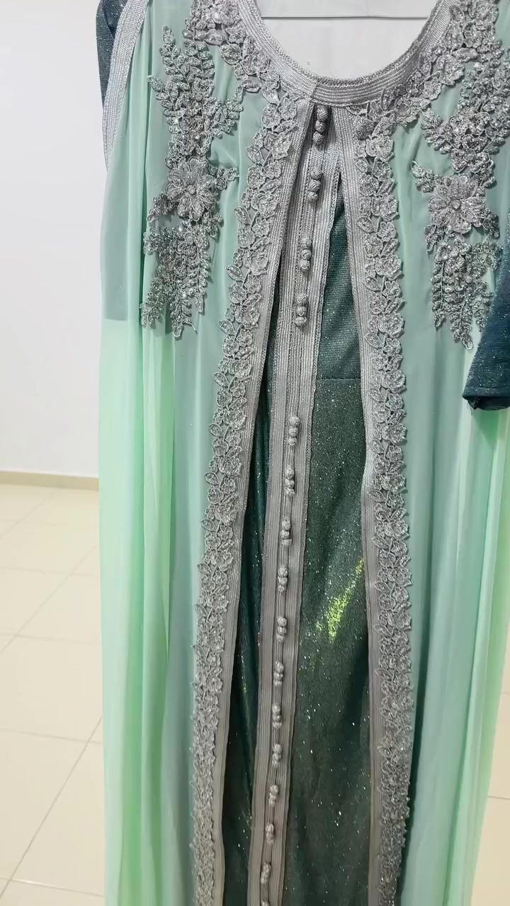 السلام عليكم بنات عندي هذا القفطان ماخذته من محل حواء بختياري ب170 جديد ملبوس مره وحده ابيعه ب50 وبي مجال


**إذا كنت صاحب هذا الإعلان وتريد حذفه لأي سبب، رجاءا أرسل رسالة إلى الدعم الفني**