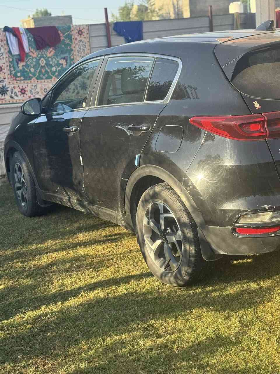 سلام عليكم .                                       
كيا سبورتج موديل 2020  رقم اربيل مواصفات عاديه  حادث بسيط جدا جاملغ اامامي الي يم السكن بارد البنيد نص شبر +بارد نص شبر باب السايق على وضعه بشرط سونار بدون ايرباك بدون دواخل بيها شخوط ب دعاميه هاذ معروف عليه بسيط جدا كير محرك مكفوله ماشيه ١٠٠ الف 

السعر ١٦٥ بي مجال بسيط 
*********** 

مكاني بغداد
