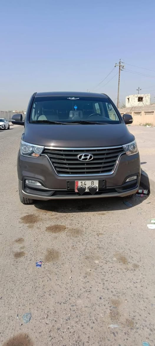 السلام عليكم .. 20 معلايه 23 بيهه قطعه وحده صبغ جاملغ خلفي جهة السايق  و الباقي كفاله مكينه دبلو بلاديه ماشيه 104 سعرهه 325 مكانهه البصره ***********
