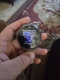 ساعه هواوي ٤ برو تيتانيوم الحجم كبير ضخم ساعه نضيفه جدا وياه شاحنه نها...