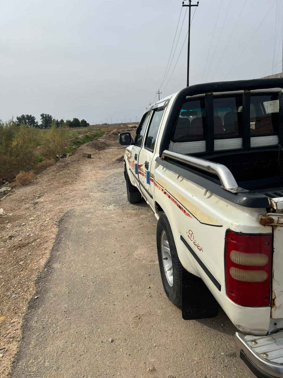 دير ٢٠٠٧ للبيع 
مكانها واسط قضاء الحي 
السياره مكفوله كير ومحرك وكشر وشاصي وجاهزه من كل النواحي 
تبريد ثلج 
كهربائيات شغالة
سياره مال جناي جاهزه من كل النواحي 
سعرها ٥٣ وبيها مجال قليل 
الشراي يتصل 
***********
