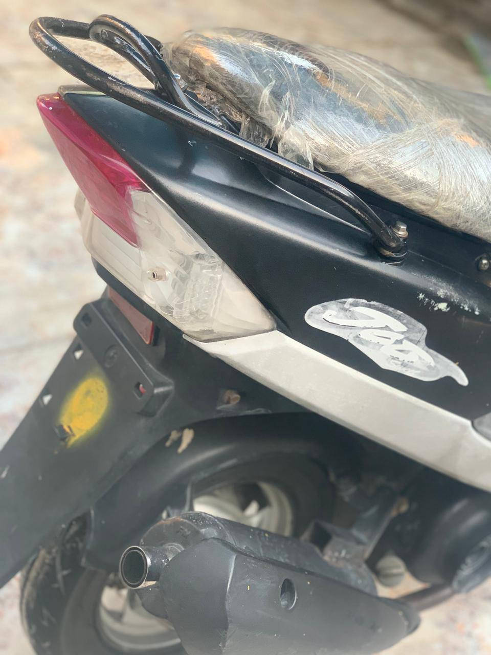 سلام عليكم ماكس منغولي دراجه نضيفه وكل نقص مابيها فقط يرادلها لايت امامي  شلعه معدل خير من الله تايرات جدد كهربائيات شغاله مكينه ناعمه مكاني بغداد المشتل سعر425بيها مجال رقم***********
