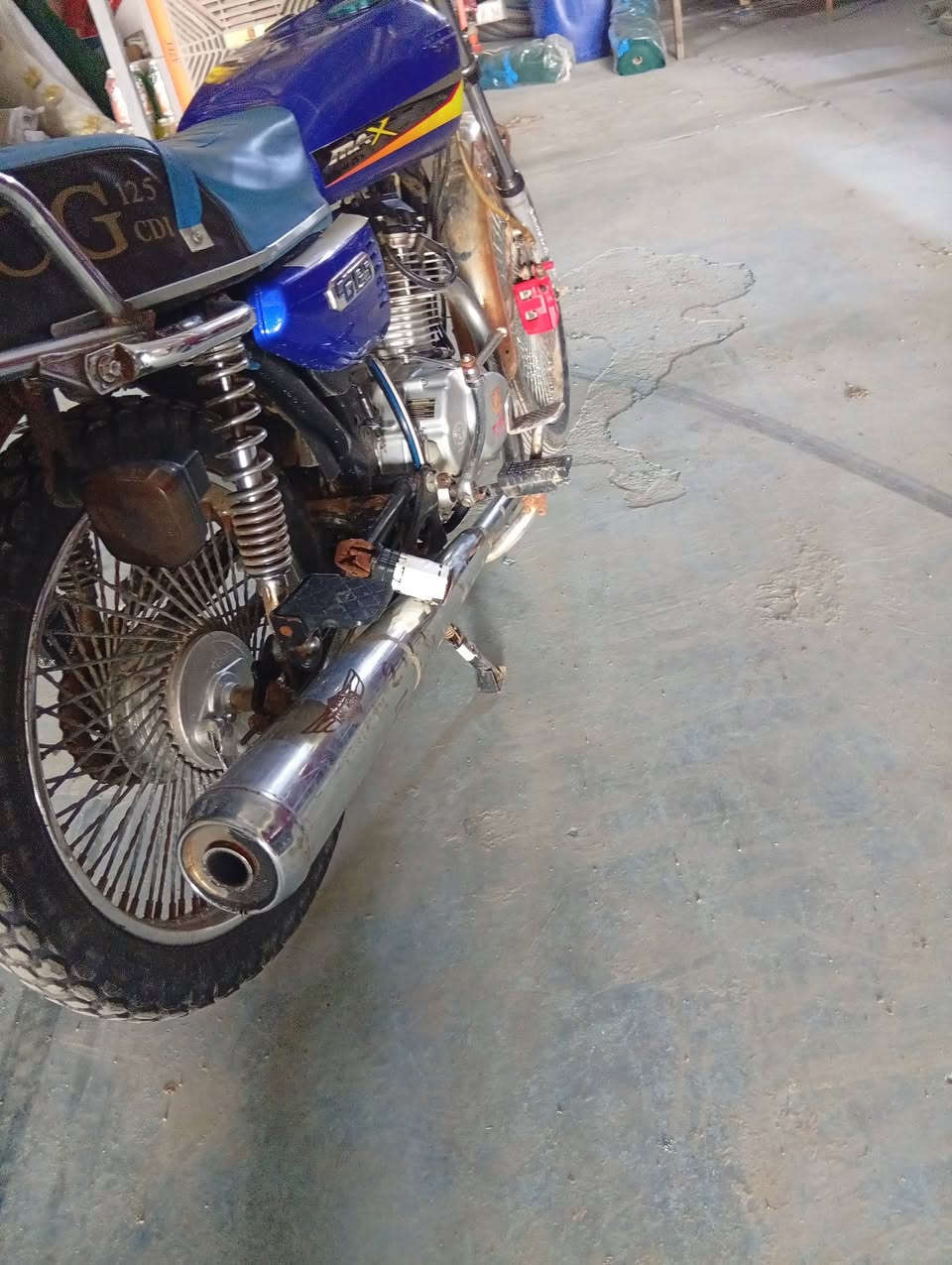 سلام عليكم دراجه تايكر للبيع 2023اوراق أصولي كهربائيات شغاله دراجه نضيفه مال جناي السعر 425,000 وبيها مجال قليل حك الجيه 
العنوان الحله ناحيه لامام 
الرقم :***********
***********
