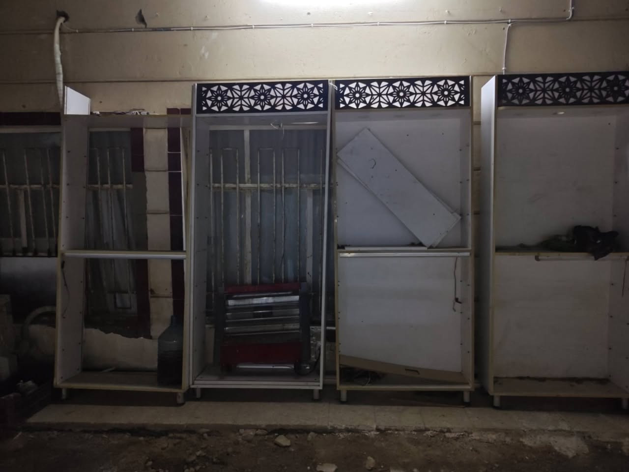 سلام عليكم رفوف NDF ثقيل  للبيع سعر 150 وبيه مجال مكاني ناصريه مركز غراضهن كاملات رف جام اكثر ستفسار تصل ***********
