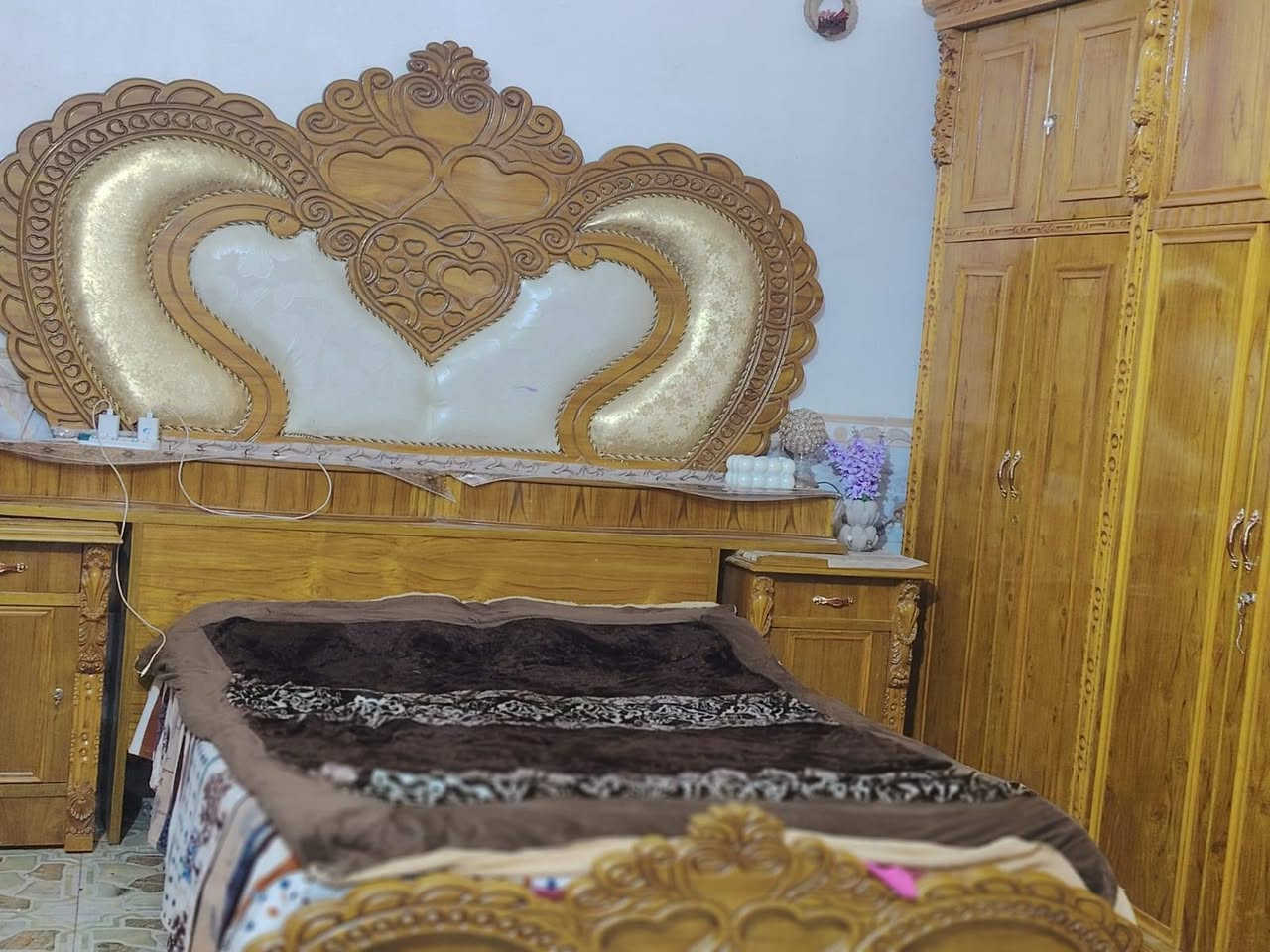 غرفه تسكام للبيع كنتور ابو السته وزاوية وجرباية ومعرض ميز مراية السعر خاص على الرقم
***********
