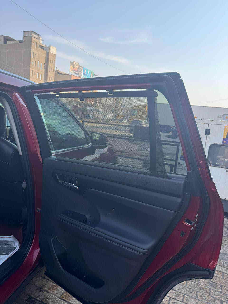 سياره للبيع تيوتا  هاي لاندر 6 سلندر موديل 22 بدون ايرباك حادث سرقه باب وجاملغ ودعاميه اماميه ورجعن نفسهن ونعاد صبغهن السعر 32 3 دفاتر و20 ورقه
ومكاني بغداد المحرك مامفتوح والسيارة جاهزه من كلّ النواحي
الأتصال على *********** د/ محمد بغداد
