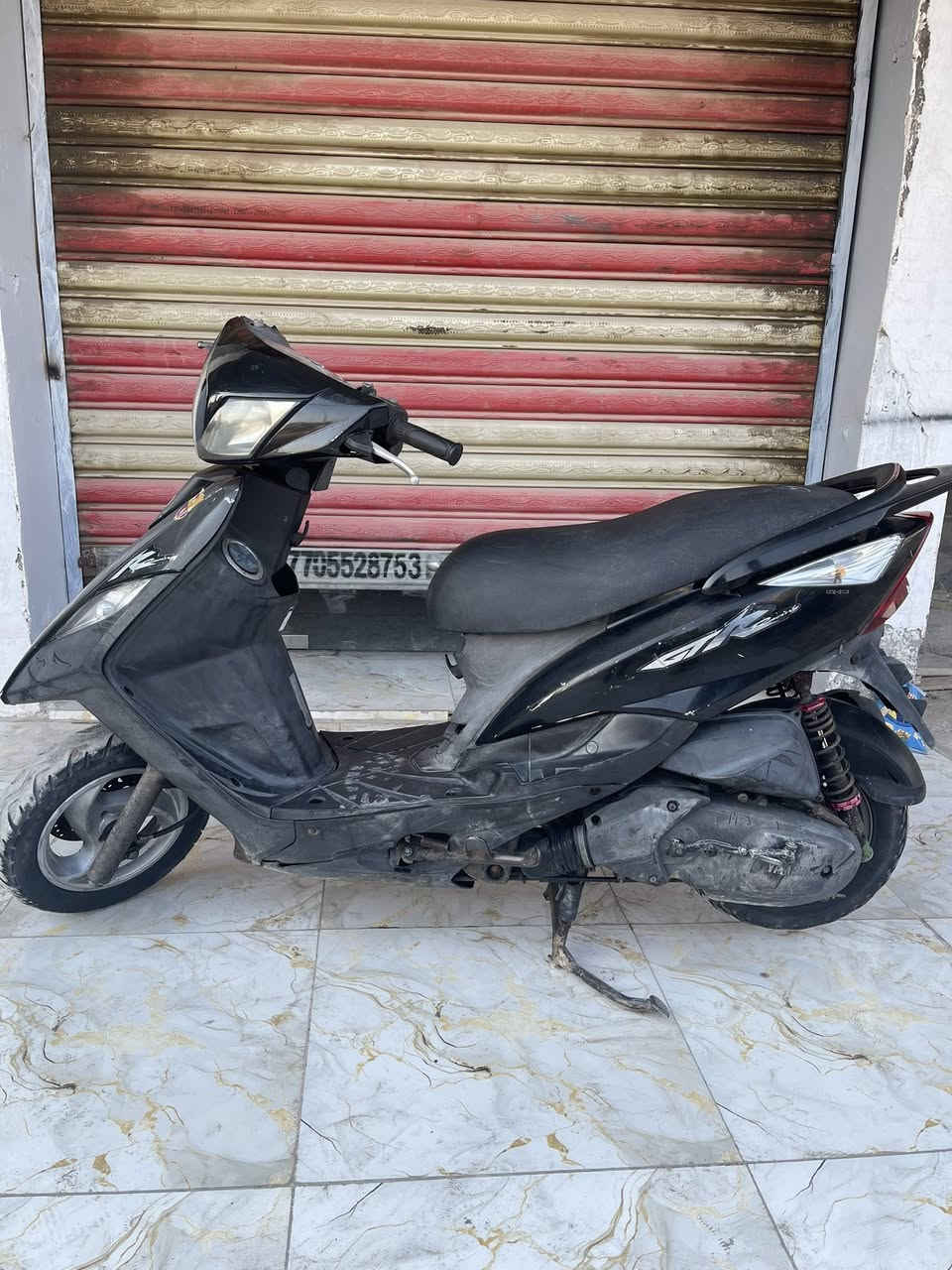 شباب دراجه للبيع محرك ما مفتوح كفرات بلاديات كلشي بيهة بلادي تحتاج عرموطه بس مال هندر سعر 550بيهة مجال رقم ***********
