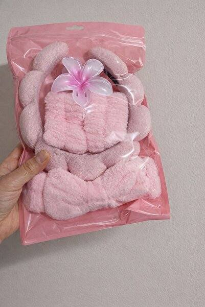 ✨ سيت العناية والجمال ✨
سيت أنيق وناعم باللون الوردي يمنحك الراحة أثناء العناية ببشرتك. يتكون من طوق شعر ناعم وسوارين لليد يساعدان على إبعاد الشعر ومنع وصول الماء إلى الذراعين أثناء غسل الوجه أو وضع المكياج.
🌸 خامة ناعمة ومريحة على البشرة
🌸 تصميم جميل وأنيق
🌸 مثالي لروتين العناية بالبشرة والمكياج
🌸 عملي وسهل الاستخدام
اختيار رائع لكل فتاة تحب العناية بنفسها بأناقة وراحة 💗


**إذا كنت صاحب هذا الإعلان وتريد حذفه لأي سبب، رجاءا أرسل رسالة إلى الدعم الفني**