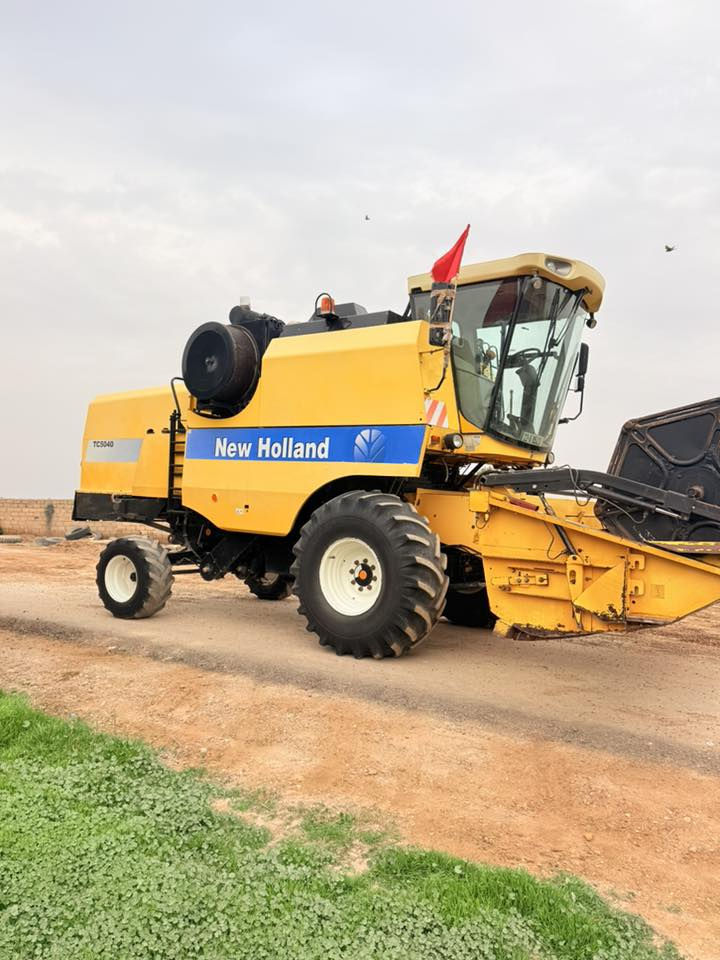 سلام عليكم
حاصده للبيع  موديل2014

قايش 5040

حاصده مكفوله كفاله عامه

لا ستفسار نتصل ‭0782 831 5756‬
