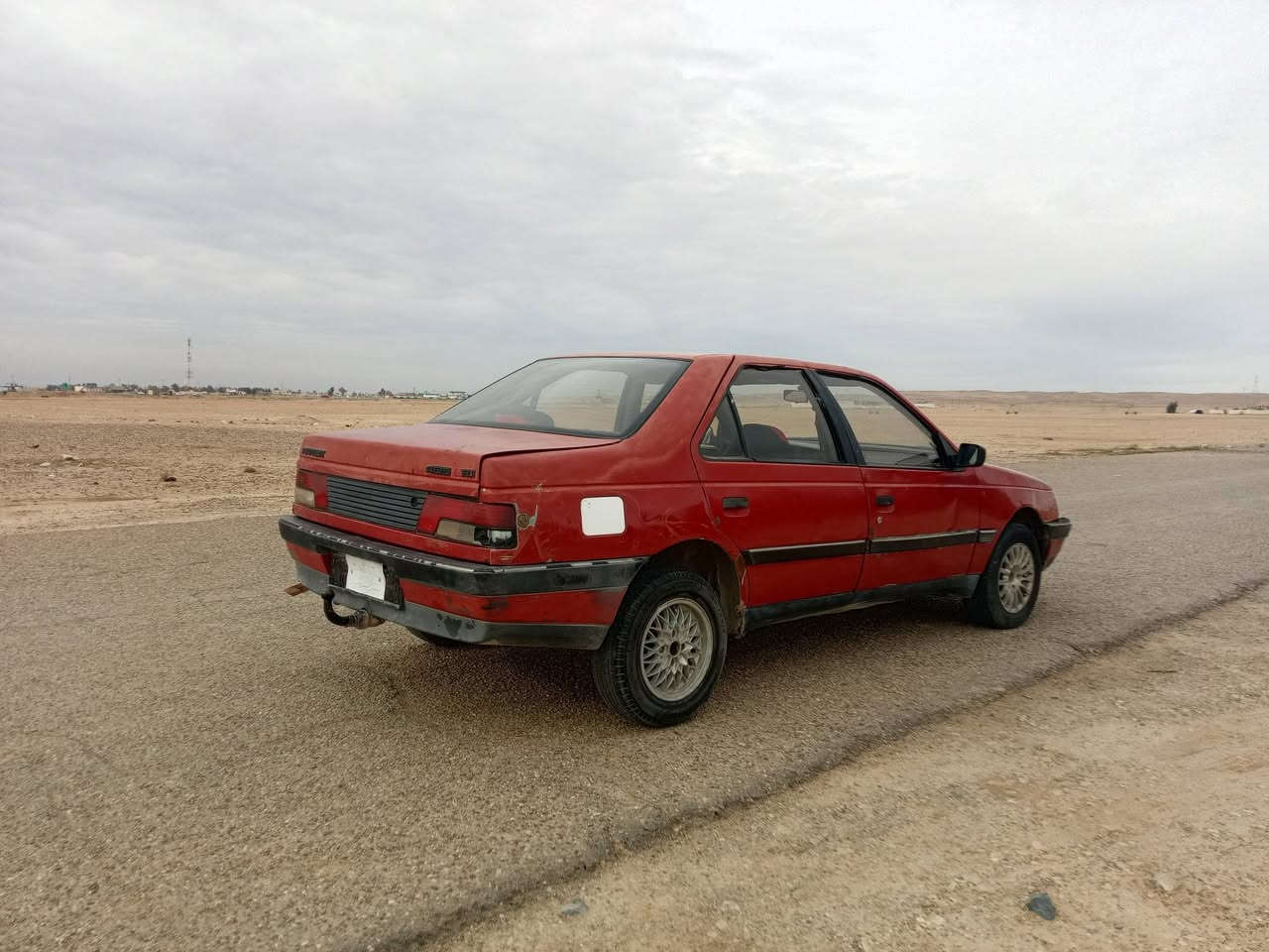 سلام عليكم.. بيجو للبيع گير محرك شرط صدر جديد السعر 17 وبيها مجال مقدمه وبالشهر ابيع  ***********
