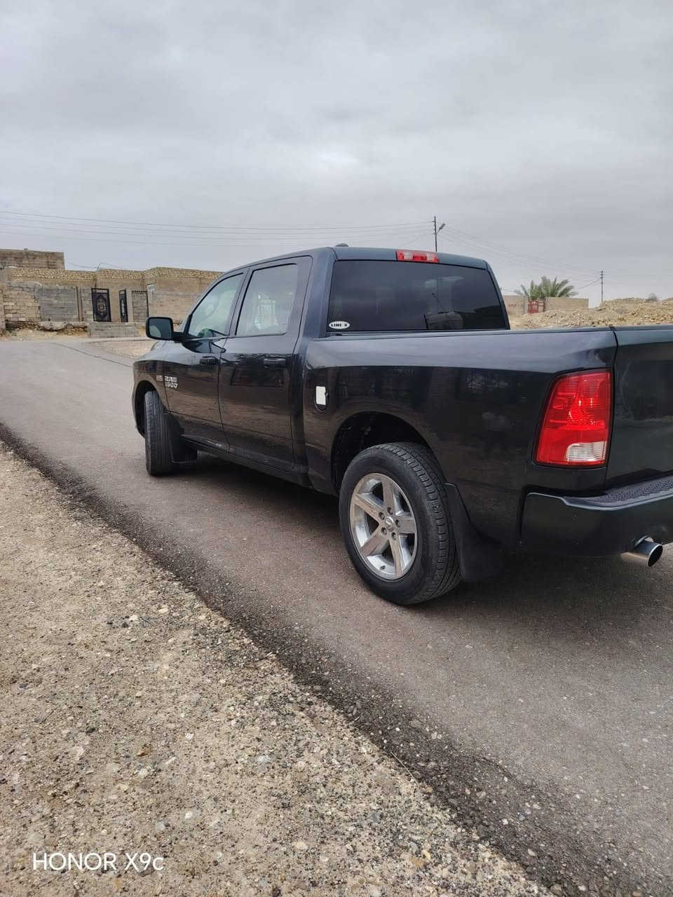 رام ٢٠١٧ 
V8 هيمي
تبريد 
تدفئه
كير ومحرك كفاله
رقم اربيل بأسمي
باب طويل بدي قصير المرغوب
تخم تاير جديد + تخم دسكات
السياره جاهزه مابيه نقص
مكان السياره الانبار
بيه جاملغ صبغ امامي فقط 
السعر 175$ 
***********
