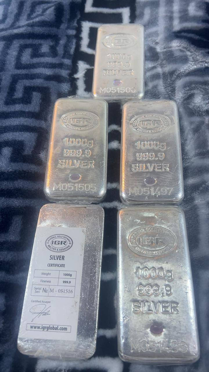 السلام عليكم
متوفر سبائك 999,9
كميه 10 قطع
أسعار اقل من صائغ
المكان النجف الاشرف
للاتصال ***********
