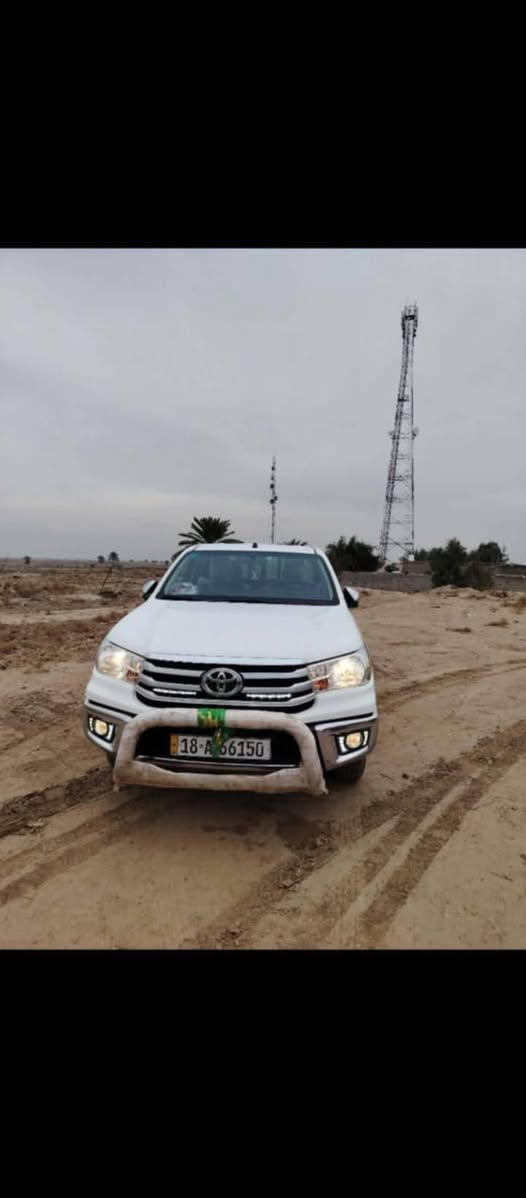 سلام عليكم تيوتا هايلوكس للبيع مكفوله كفاله عامه ماشيه 40 الف كويتي باب اول موديل 23  رقم بابل سياره جديده بمعنى الكلمه الرقم ***********
