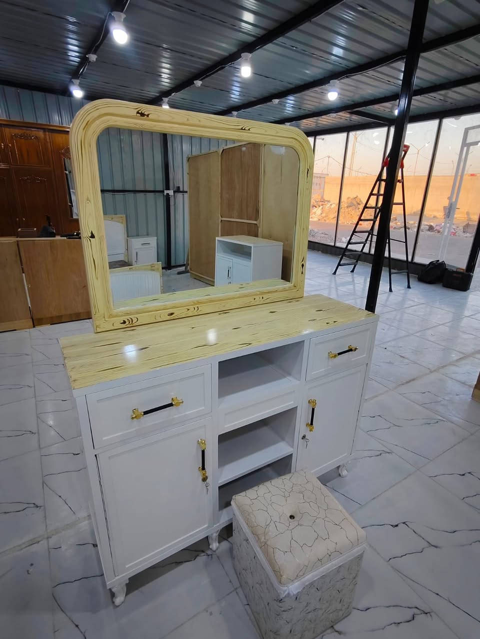 غرفه صاج عراقي جديد ابيض صبغ حراري السعر مليون 150 ألف شد ونقل داخل بغداد مجاني محافظات كروه ***********
