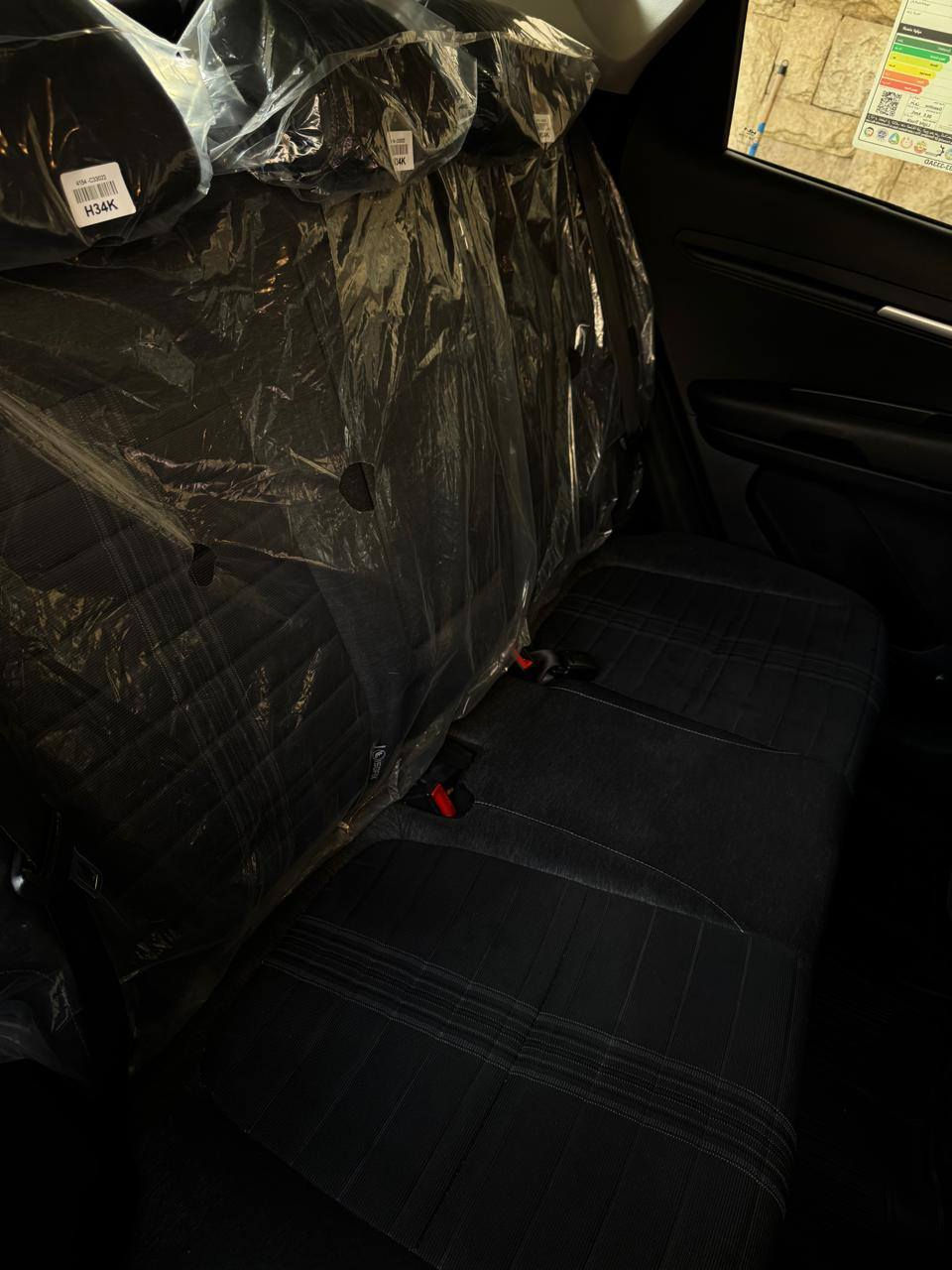 السلام عليكم للبيع فقط كيا سونت خليجي كفاله عامه زيرو موديل 2024 ماشي 1900 مواصفات عاديه حساس خلفي مري شفط تبريد قطعتين مكينه الف 1500 دبل نوزل المرغوب رقم اربيل دولي تريد وكاله تريد تحويل المكان كربلاء السعر 155$ وبيه مجال السياره مال صديق  الاتصال ع صاحب الرقم *********** مرتضى
