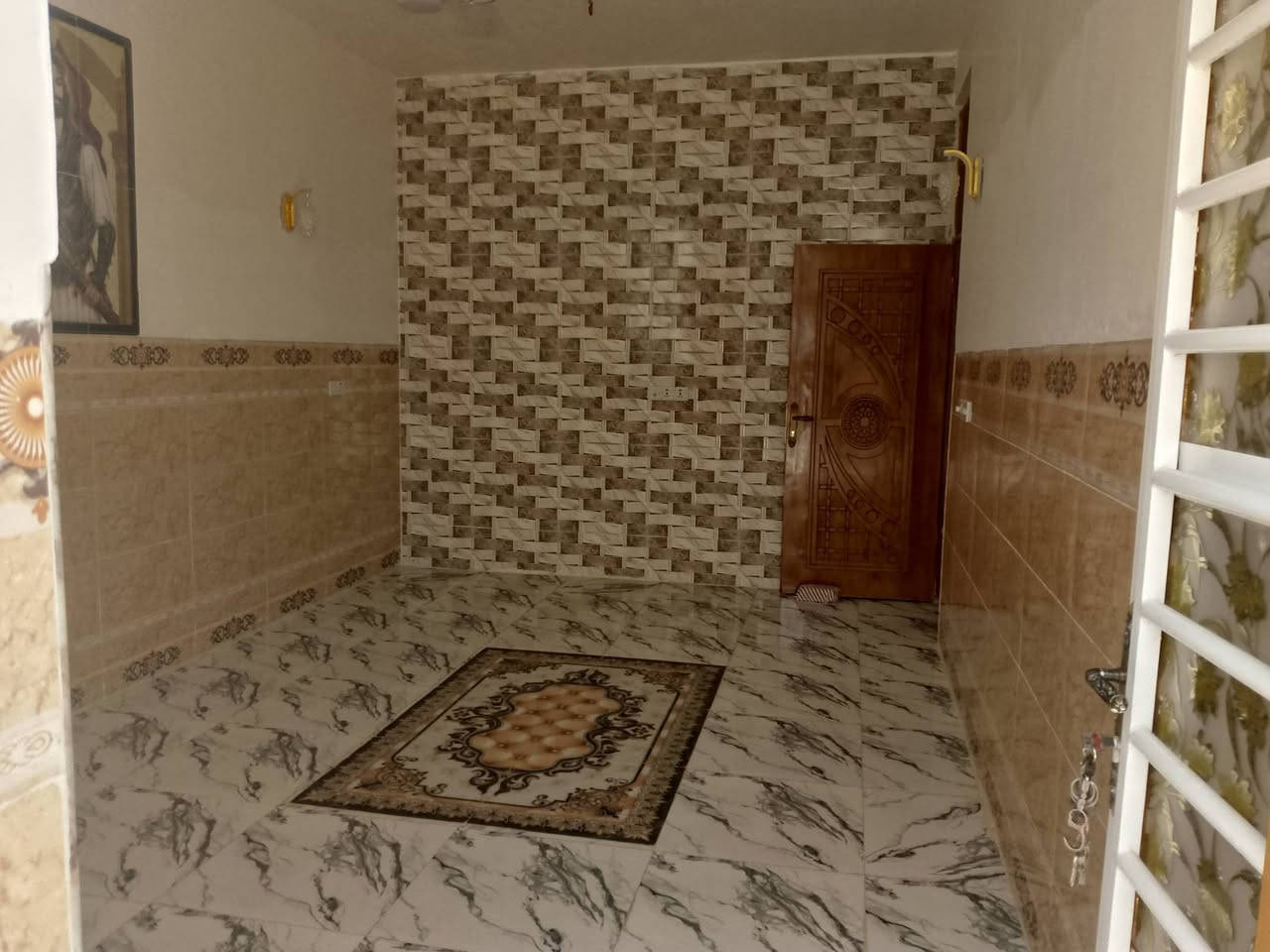 سلام عليكم بيت للبيع حله ابي غرق في حي المرتضى قرب المدرسه الخلق العضيم مساحة البيت 100السعر65اي ستفسار***********
