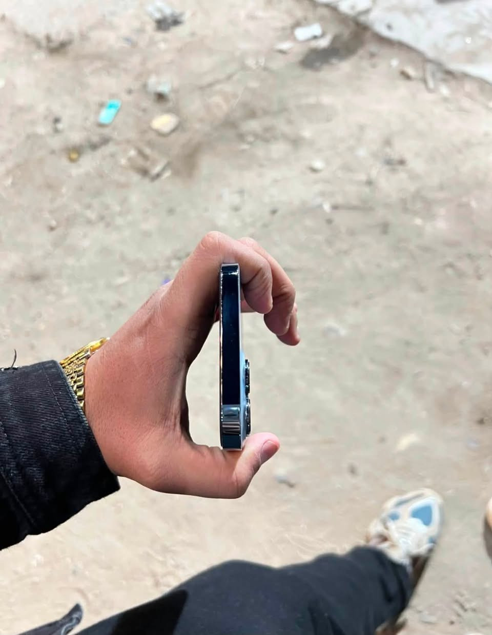 13 برو ماكس لون بحري ياباني جهاز مكفول من لجلخ بطاريه 82مامعلايه ولا ملعوب بي تك ذاكره 256
مبدل قطعه ماستر اصليه 
السعر 650 وبي مجال بسيط 
*********** واتساب
