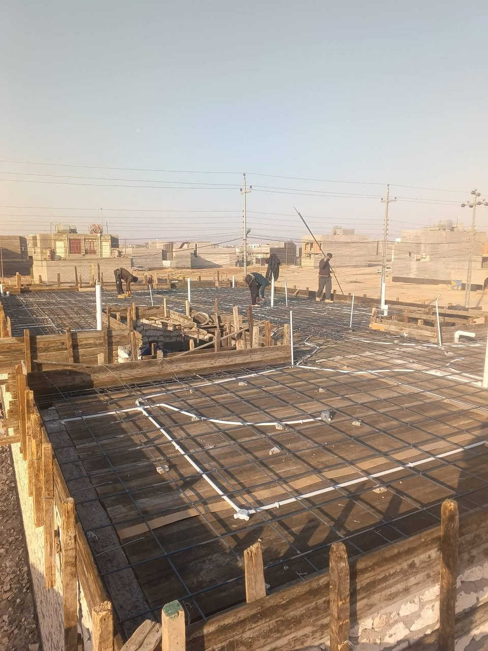 مكتب ارض الصفوه  للمقاولات وبناء  الدور السكنيه وفق الشروط والمواصفات  المطلوبة بجوده  عاليه وبأسعار تنافسية .و بكادر هندسي مختص بأعمال البناء والاعمار  ..
يوجد نضام #التقسيط 

***********

1.. تعديل الارض وتسويتها        عقارات أرض الصفوة 

2.. دفن الارض وحدلها.             موقع العمل الرمادي فقط

3.. تسقيط الخارطه 

4.. بناء رباط شريطي مسلح 40*50

5.. بناء وزن حجر واسمنت 

6.. لبخ الاساس خارج داخل 

7.. تكيير الاسس الدوره حصراً 

8..صب مانع رطوبه فوق الأسس 

9..بناء..حجر ..بلوك..طابوك..حسب الاتفاق 

10..تسليح السقف وفق المعايير 

11..تسليك انابيب الكهرباء قبل الصب

12..صب السقوف بارتفاع من 20الى 25 سم
