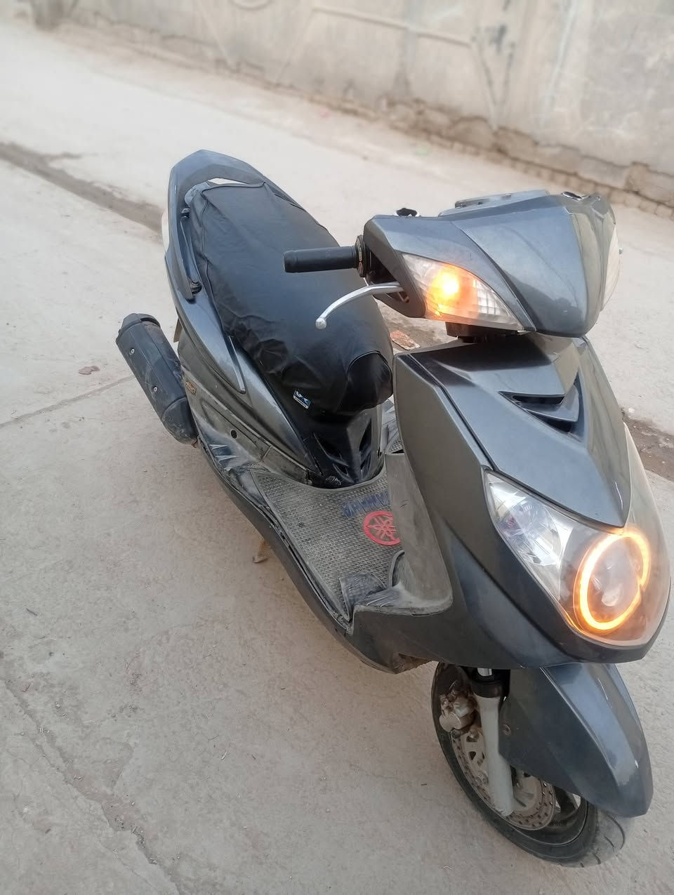 سلام عليكم دراجه سكنس فحل نوزل نكره سلف مكينه ناعمه ماشيه 39الف نضيفه مال جناي سعر650 رقم الهاتف *********** قضاء القاسم
