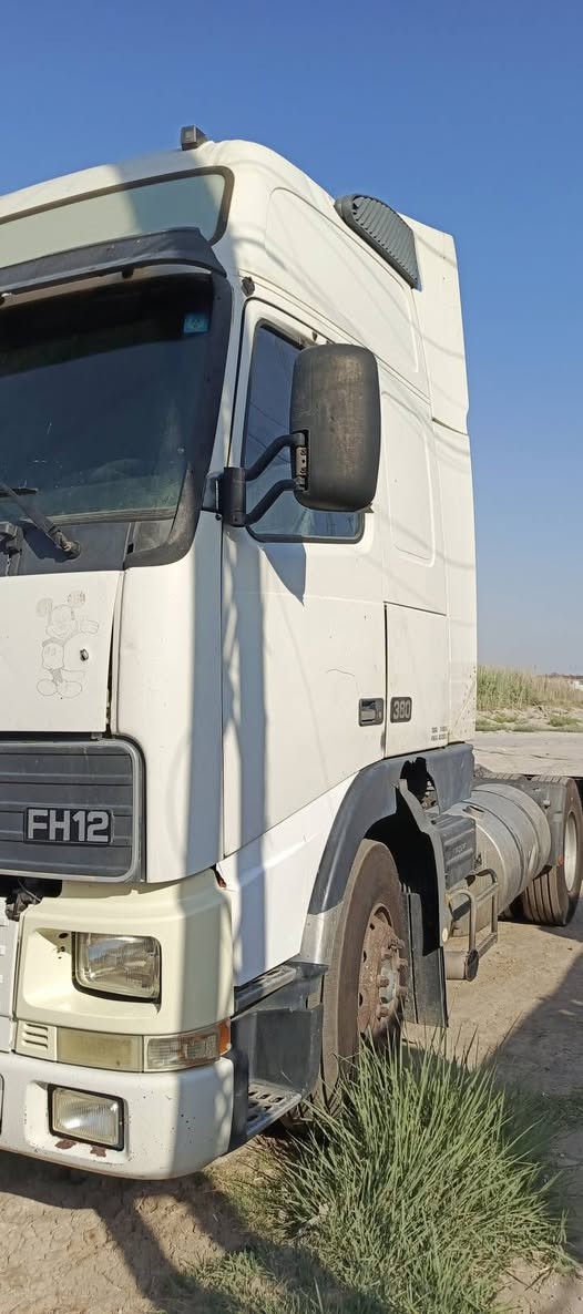 للبيع موديل 98 رقم انجليزي صلاح الدين سنويه 31 مسجل فلات ثلاث محاور دبل تاير حجم المحرك 380 كير عادي سعرها 130 وبيها مجال قليل مكان السياره بغداد سبع البور ***********/
