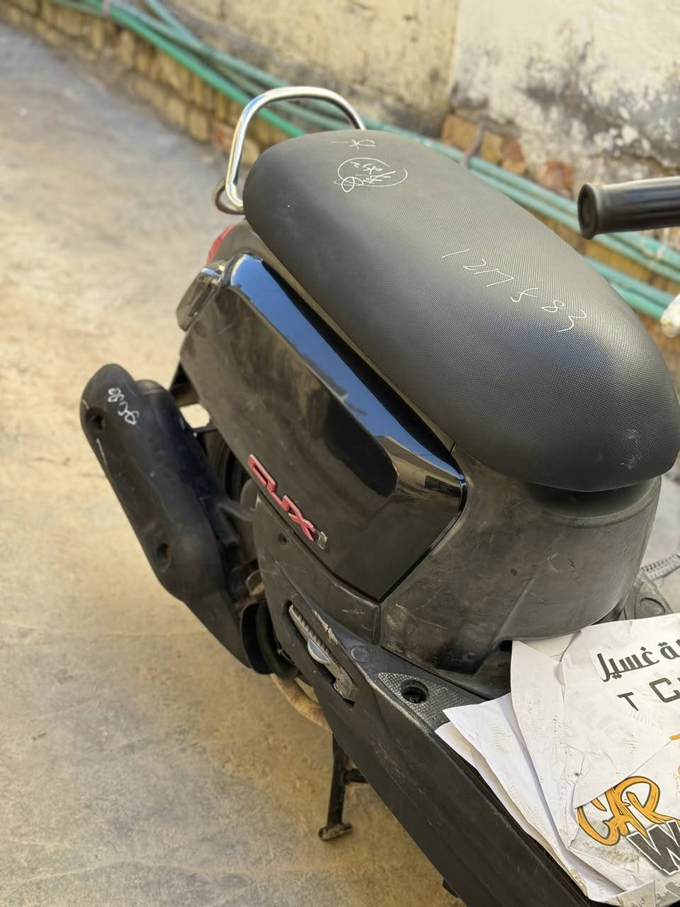 بوليسي صارلها شهر من طالعه من المعرض كامله مكمله كل نقص مابيها الف دينار مذب عليها السعر مليون و١٠٠ 
***********
