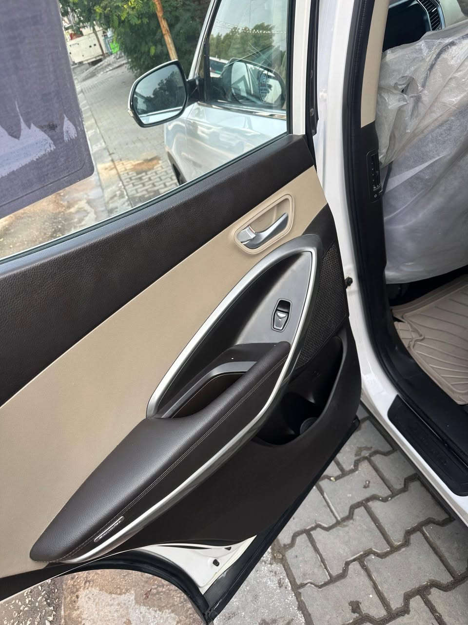 السلام عليكم سنتافي للبيع او مراوس حسب القناعه مديل ٢٠١٦ مكفول من ضربه وصبغ حتى الدعامات بيه شويه بارد سياره جديده حلوه تخم تاير جديده سياره ترايه كلش حلوه محرك ٤ سرندر محرك كير مكفولات سعر (١٧٢) وبيه مجال مكان سياره نجف الا استفسار *********** رقم أربيل تريد وكاله او تحويل
