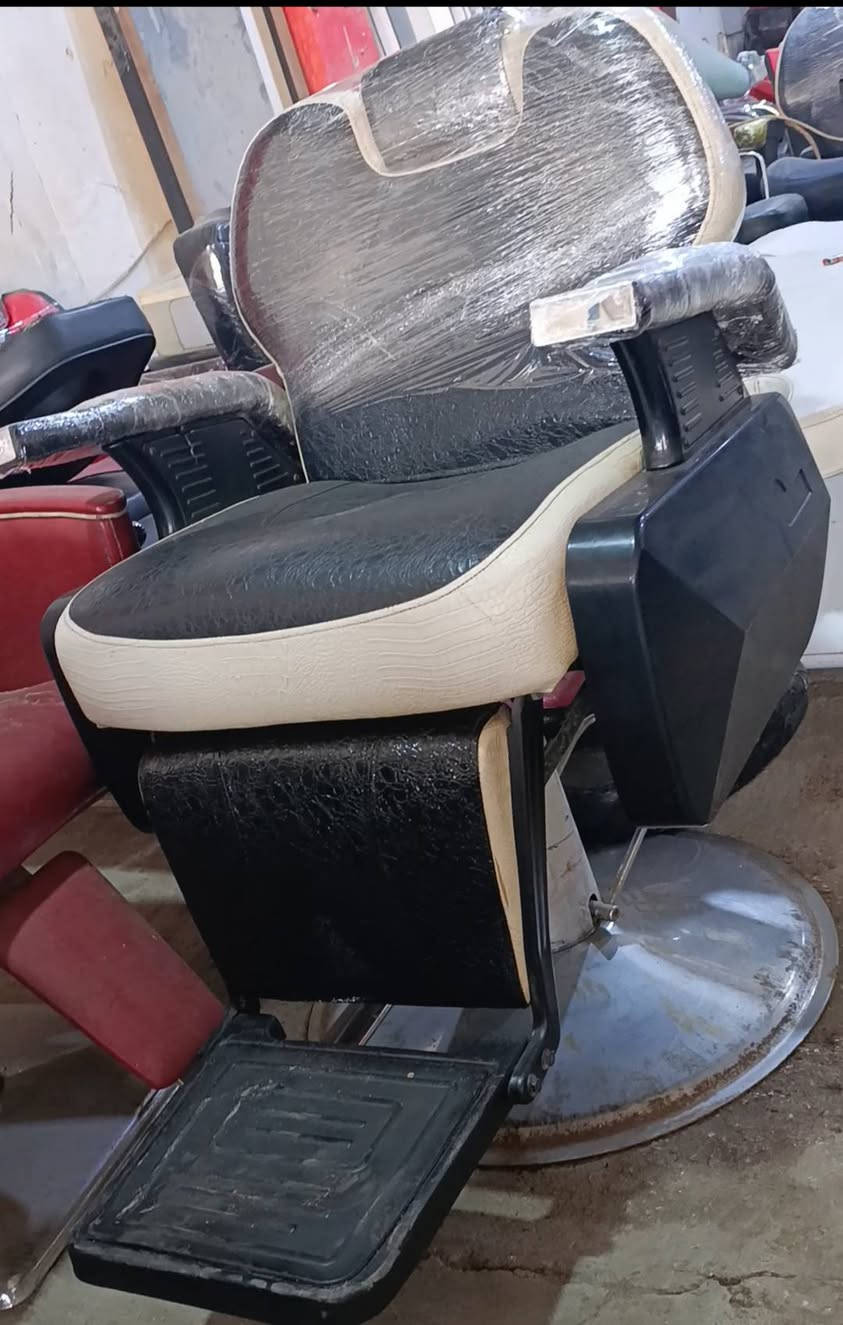 يا الله اللهم صل على محمد وال محمد.يعلن مركز الرشيد كربلاء عن توفر وجبه جديده من كراسي صالونات الحلاقه المستعمل خوات جديد نظيفات جدا وشغالات تمام ومظبوطات ميكانيكآ ١٠٠ بالميه ع فحص وضمان . واسعار جيده راسلونا ع واتس واختار يعجبك انطيك سعر وتفاصيل ونرسلك فيديو للكرسي يعجبك . متوفر توصيل كل المحافظات الوسطى والجنوبية.  *********** واتس/ ***********
