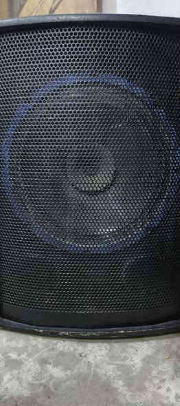 زوج سماعات نوع دسك شغالات فقط وحدة ملفوفة وهم شغاله مابيهن شي السعر 180وبيهن مجال مكاني ناصرية مدينة الصدر توصيل ماعندي *********** وخاص موجود هم
