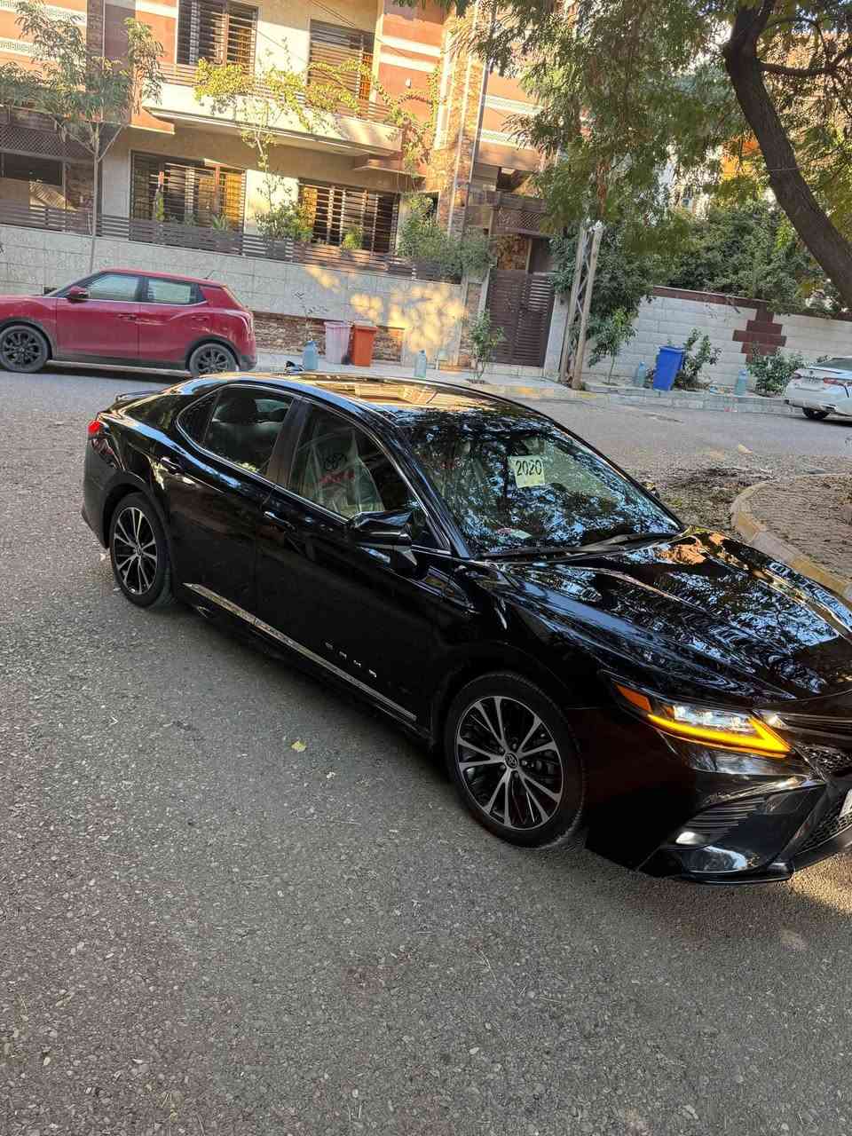 سلام عليكم تويوتا كامري موديل 2020 للبيع 
مواصفات se سيارا مال جناي سيارا بدون صبغ بدون ايرباك 
فقط حافت بونيت تعديل وشويت تعديل بل شاصي جهت سايق صوره حديث موجود بل منشور
سيارا رقم سليماني تحويل ثاني يوم 
سيارة عليه لايت امامي زينون وليد باك لايت ليد كامل وعليه ليد واي فاي 
سيارة ماشية 123 الف حقيقه 
سعره 188بي مجال بسيط مكاني كركوك شراي يخبرني 
رقم هاتف *********** كركوك, العراق
