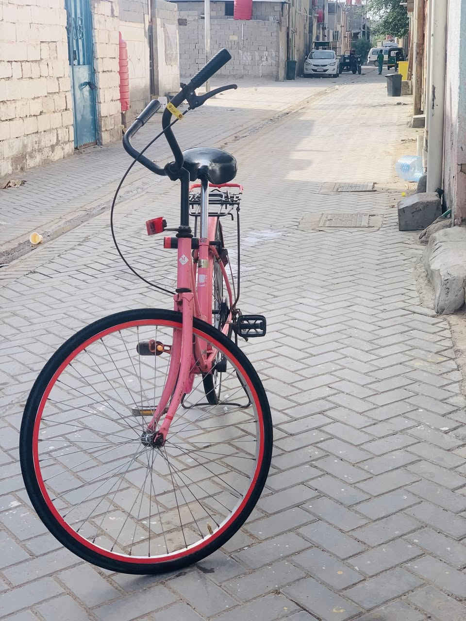 سلام عليكم
بيسكل سياحي لون مميز حجم 26 
البيسكل نضيف وحلو 
معروض ب65 وبي مجال 
البصره حي الحسين الشعله 
***********
