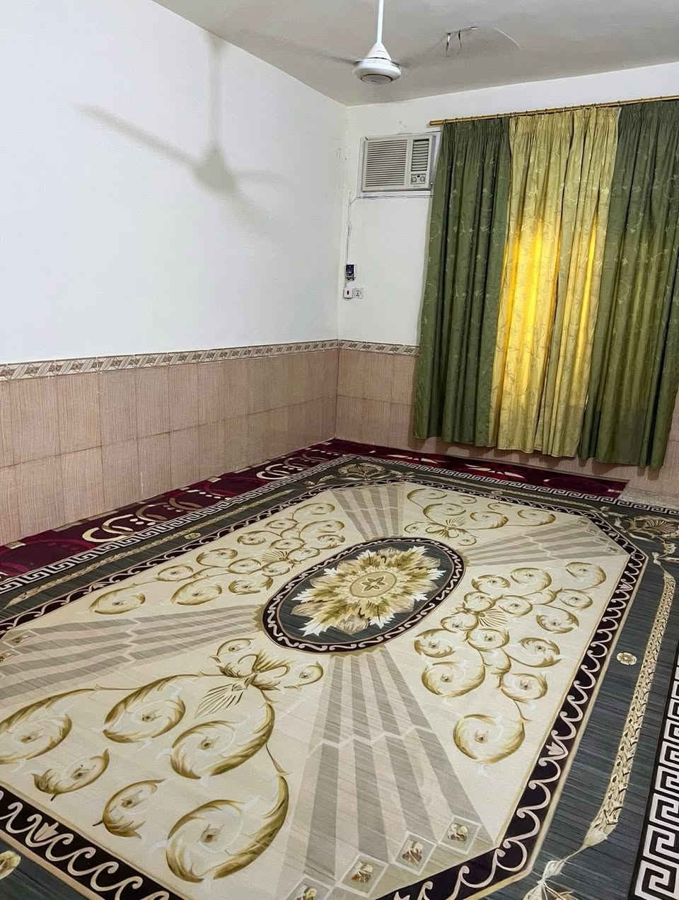 السلام عليكم
بيت في كربلاء المقدسة ١٠٠ متر زراعي قريب على الامام الحسين يبعد عن الامام اذا مشي . ادقايق واذا سياره دقايق واجة البيت ٧ونص يحتوي اغرف ومطبخ وصاله مع مخزن و ٣ صحيات مع اثاث المطبخ و٢ مكيفات البيت نظيف قريب عل كراج بغداد ومزرعة الجعفري +964 780 026 2676


**إذا كنت صاحب هذا الإعلان وتريد حذفه لأي سبب، رجاءا أرسل رسالة إلى الدعم الفني**