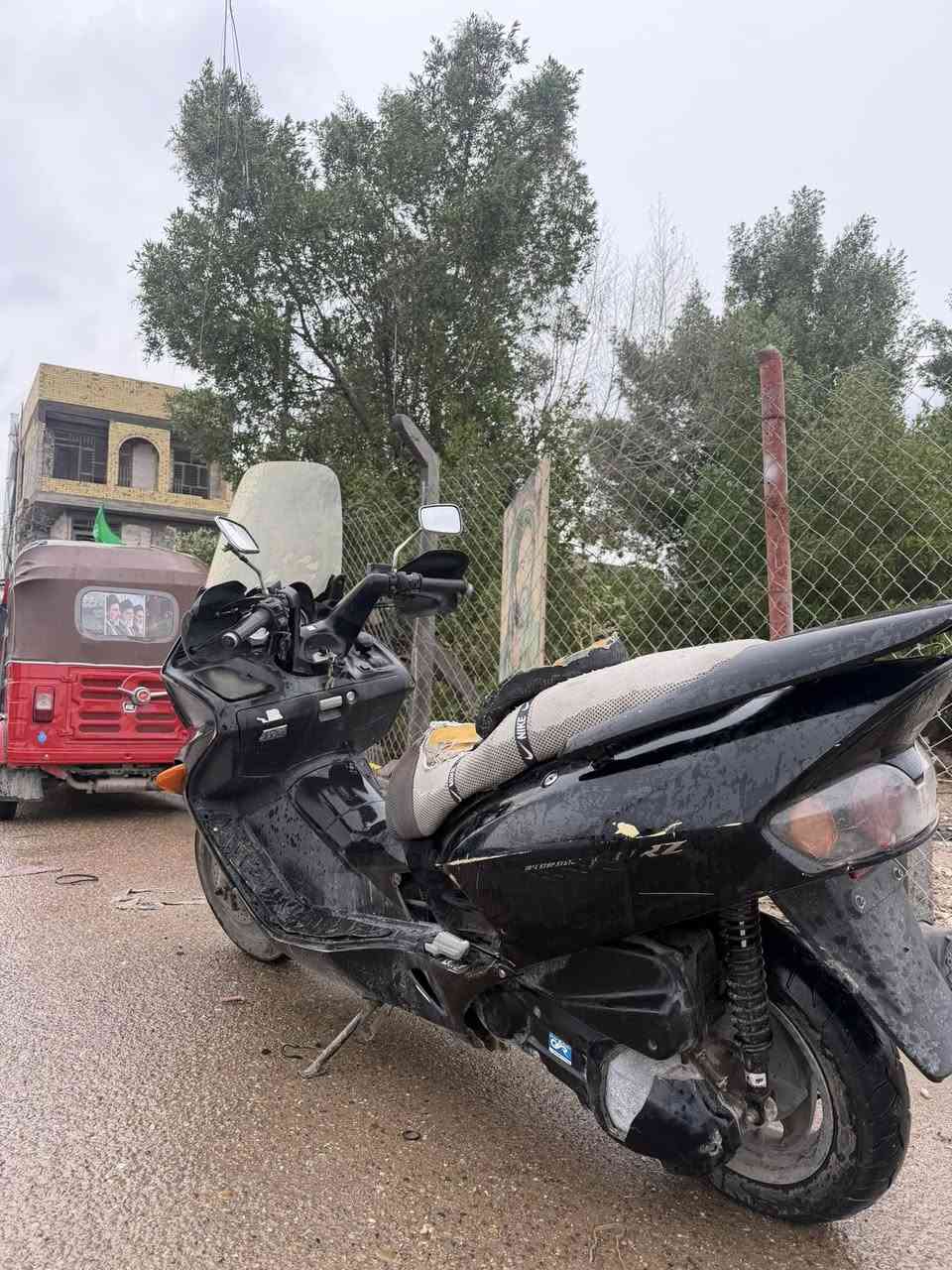 من رخصت الدمن مكلف بل نشر دراجه فورزه صفر 6  دراجه نضيفه ومرتبه ومابيها اي نقص (ماعده كشن ) درجه كلشي شغال بيها نكره لايت بومه ٤ ألوان ماعده لايته لبلادي سعره (450)وبيها مجال حك جيتك الرقم (***********)
