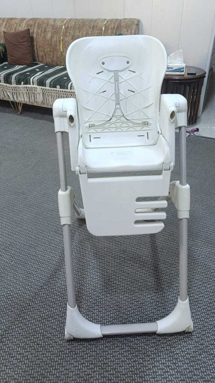 سلام عليكم كرسي اطفال للبيع  نوعية ممتازة  ماركة JOIE _ السعر ٥٠ الف وبي مجال الكرسي نظيف حيل يعلى على مسوتيات وينصى هم مستويات  والظهر ينام ٣ مستويات  مواصفاته حلوة مكاني بغداد ***********
