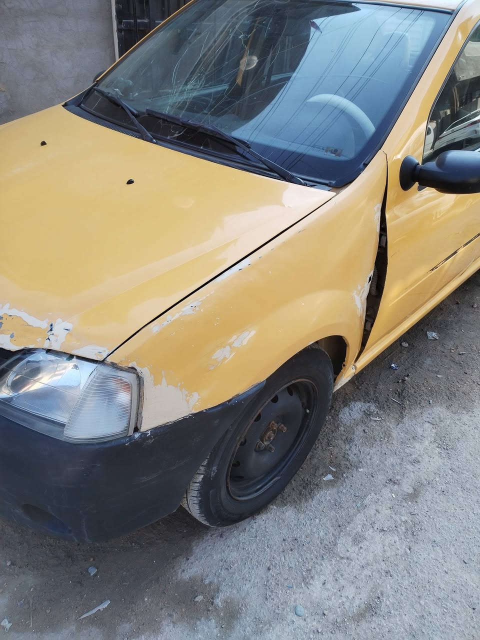 سلام عليكم شباب سياره رينو ٢٠٠٩ رقم بغداد ألماني سياره مادل راعيه ابيع كوم حديد اتكفل سرقه وعشار السعر ١٧ ورقة وبيه مجال *********** مكان السياره البياع
