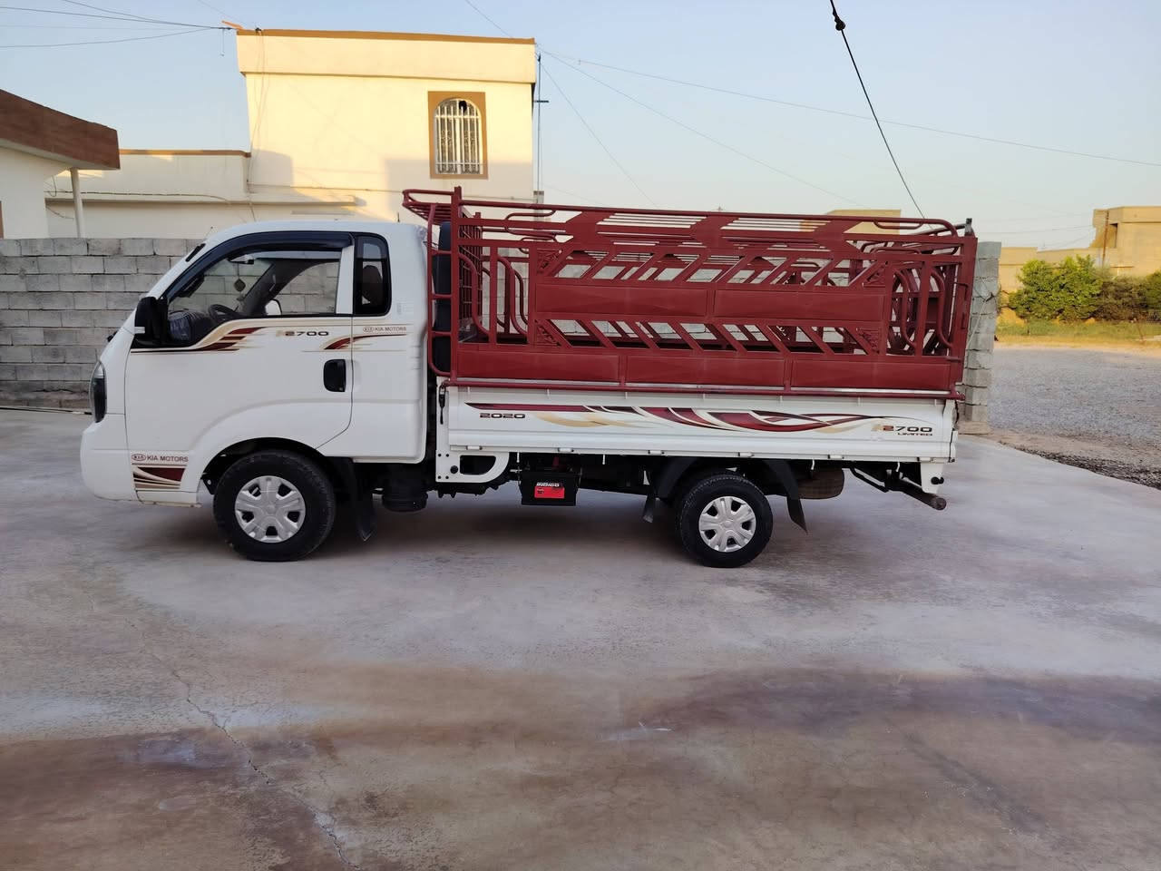 السلام عليكم وينكم الجنايه كيا موديل 2019 رقم نينوى دولي بأسمي ماشيه 155الف حصه گاز تبريد شغال ثلج السياره انطي بيها كفاله عامه من الدعاميه للدعاميه من گشر ومن شاصي ومن محرك السياره مدوشمه ومجنجه ومحجل السياره وضع شركه سنويه لل 2031 تنتهي مكان السياره #القياره الحاج علي السعر 138ورقه وبيها مجال شي بسيط خابر على هاذه الرقم *********** وتدلل
